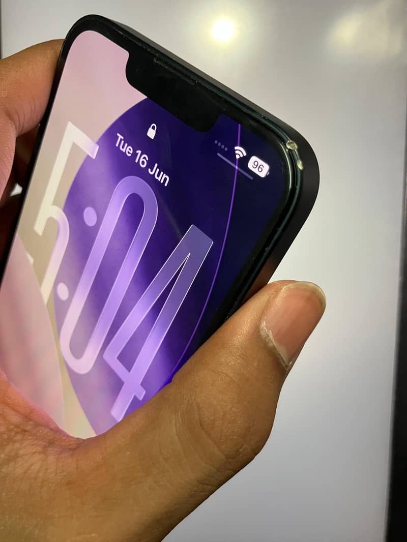 iPhone 13 6