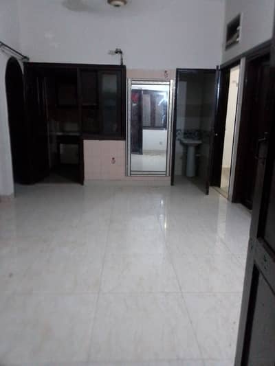 4 bed dd portion available for rent in north Karachi
