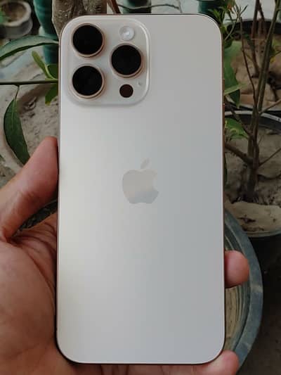 Apple iPhone 16 Pro Max