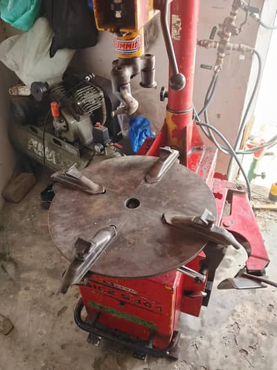 tyre changer machine