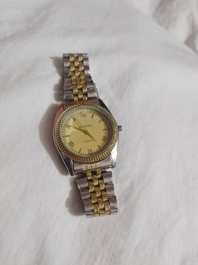 Upgrade Your Style with a Trendy Men's Watch!