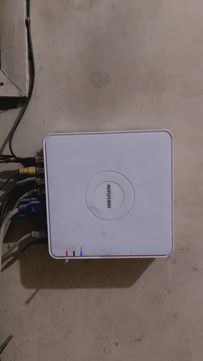 Hikvision 8ch 2MP  DVR, with 500GB hard disk. Negotiable