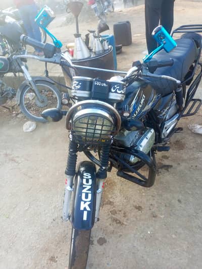 Suzuki gs 150 2016