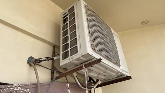 Aoa selling my A. c kenwood esmart its 1.5 ton with big outer