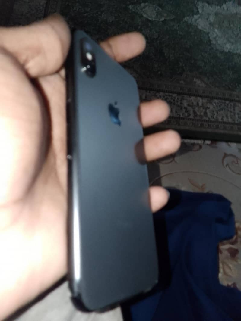 Apple iPhone X 3