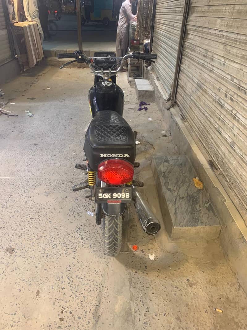 125 2003 model 2