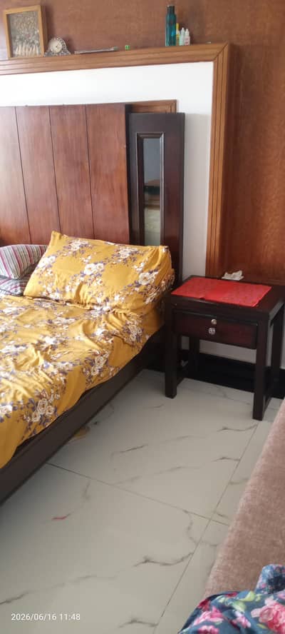 queen n king bed set . . center table