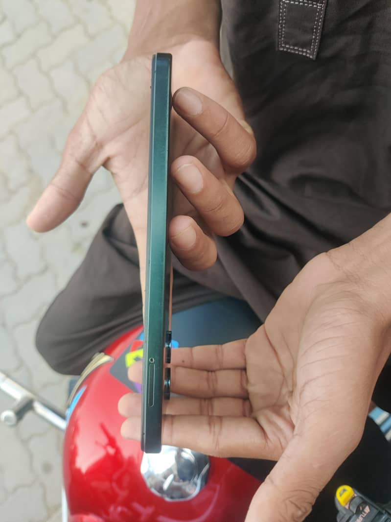 vivo y04 3