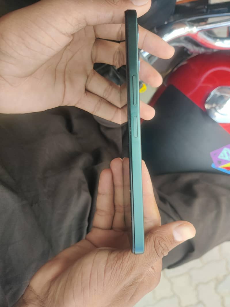 vivo y04 4