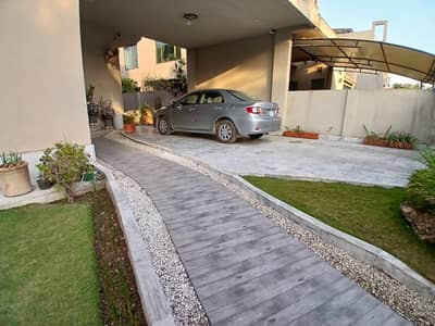 Shahi Style Villa For Sale Size One Kanal