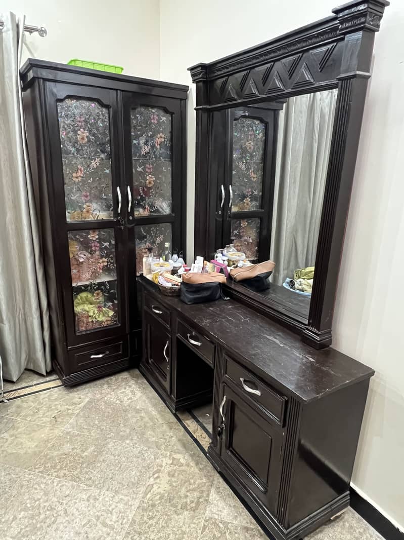 Dressing Table 0