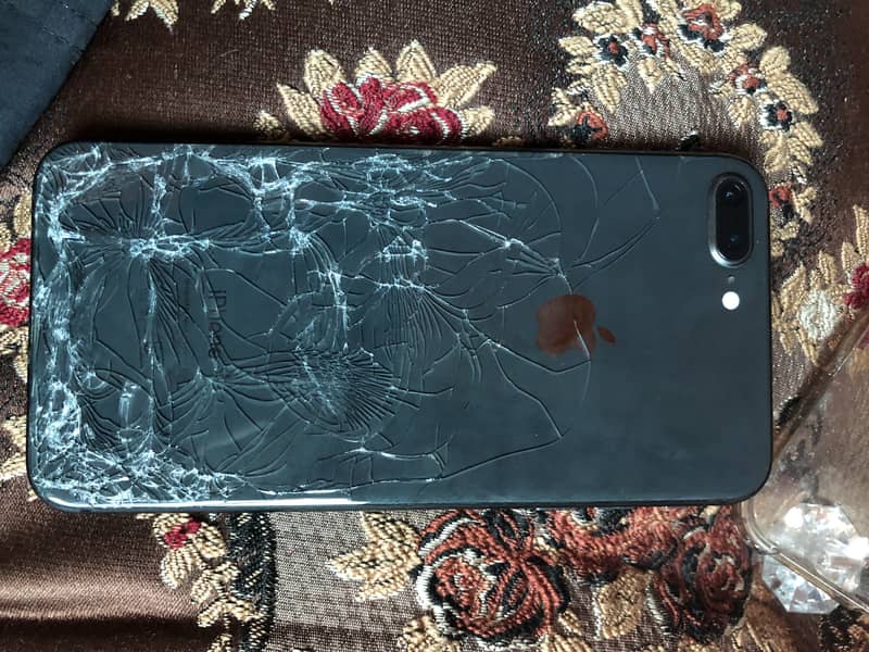 Apple iPhone 8 Plus 2