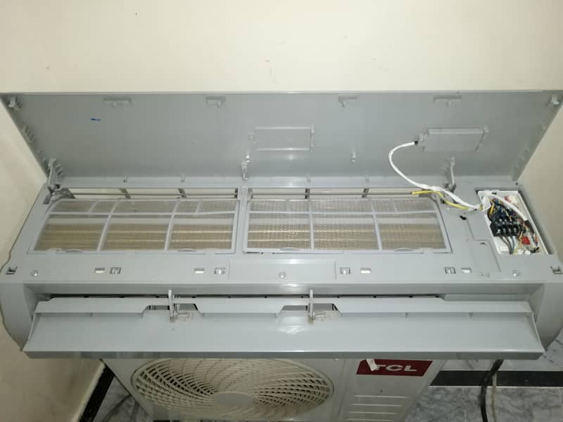 TCL AC 4