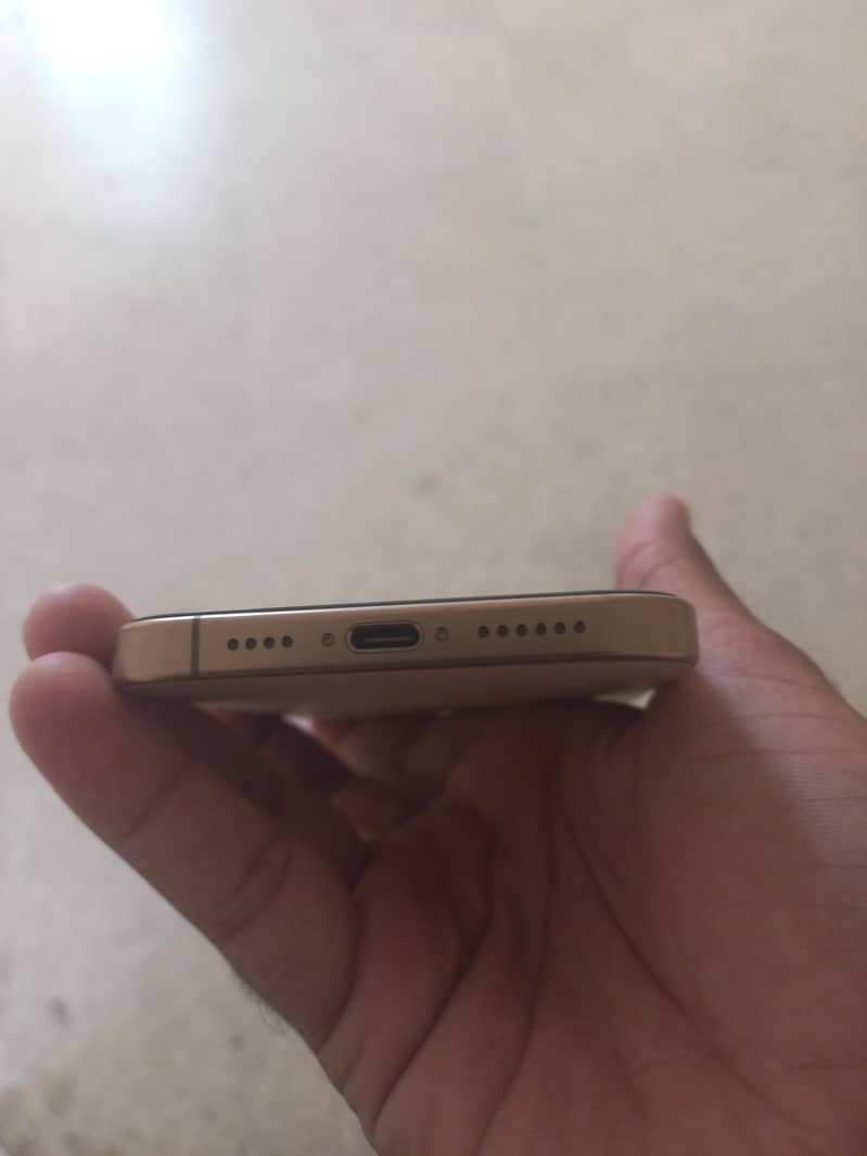 Apple iPhone 16 Pro Max 5