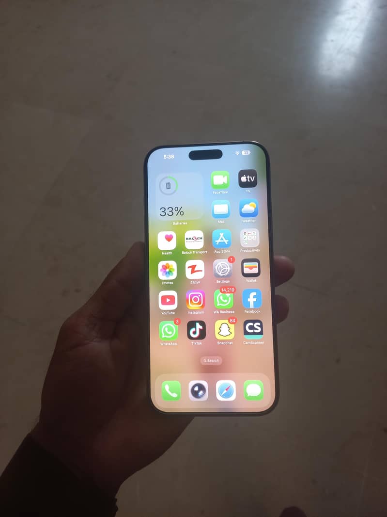 Apple iPhone 16 Pro Max 6