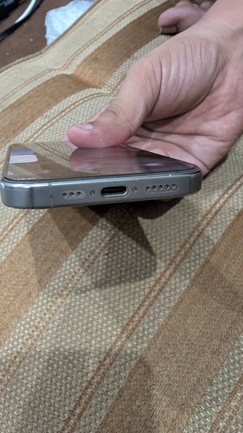 Apple iPhone 15 Pro 2