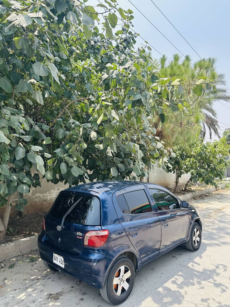 Vitz 2000 2