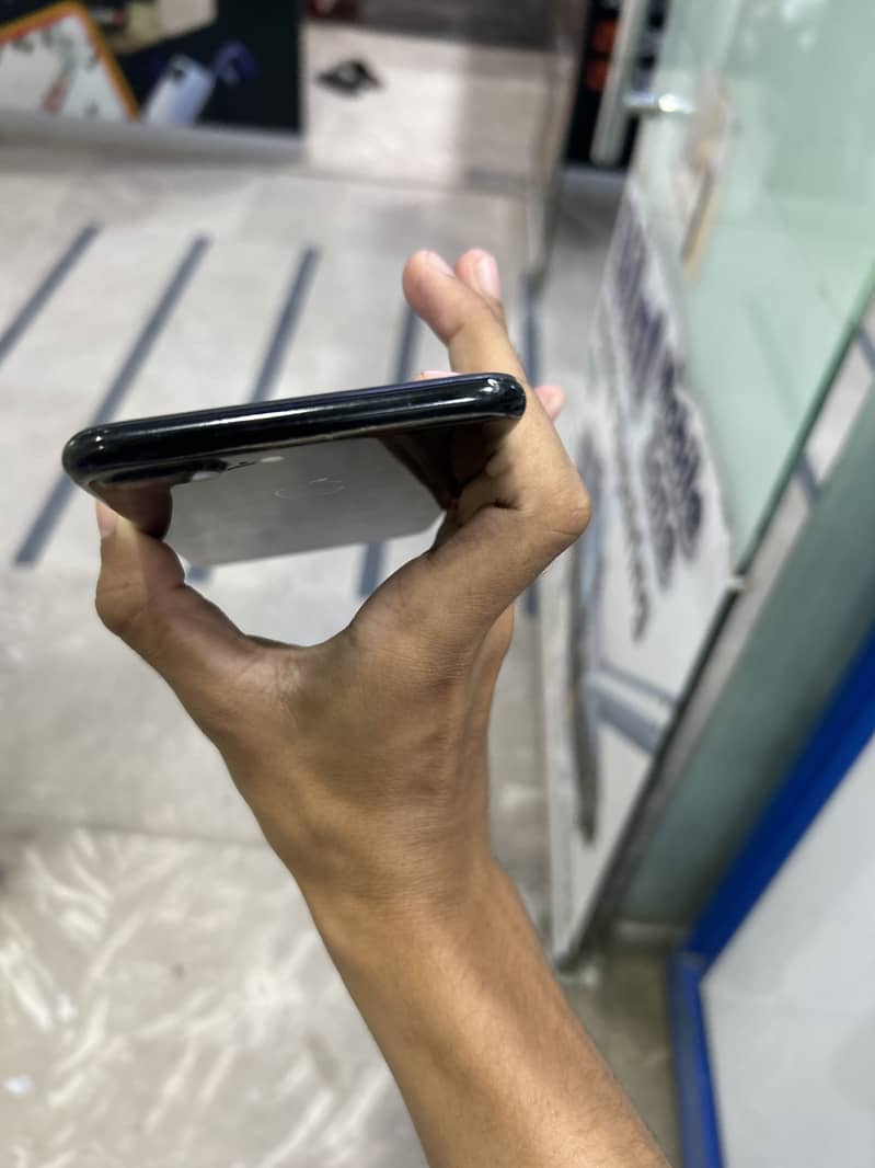 Apple iPhone 7 Plus 2