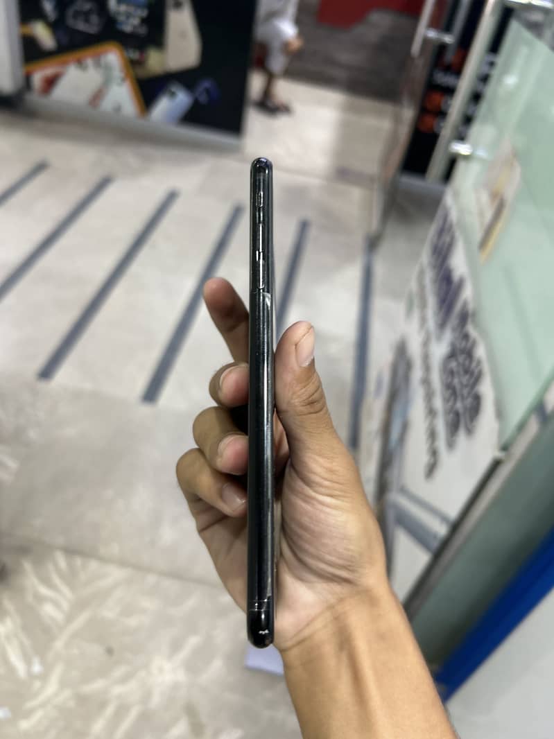 Apple iPhone 7 Plus 3