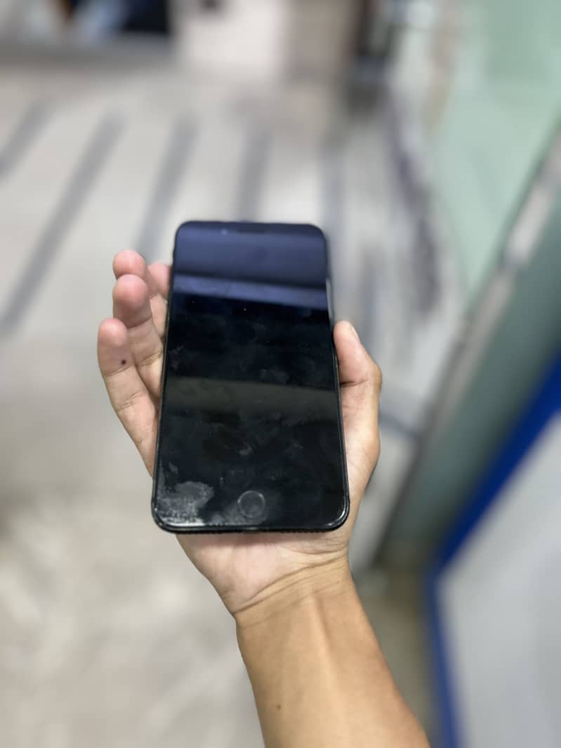 Apple iPhone 7 Plus 4