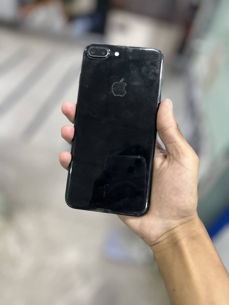 Apple iPhone 7 Plus 6