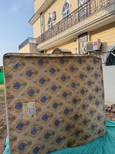 diamond Victoria mattress king size with spring