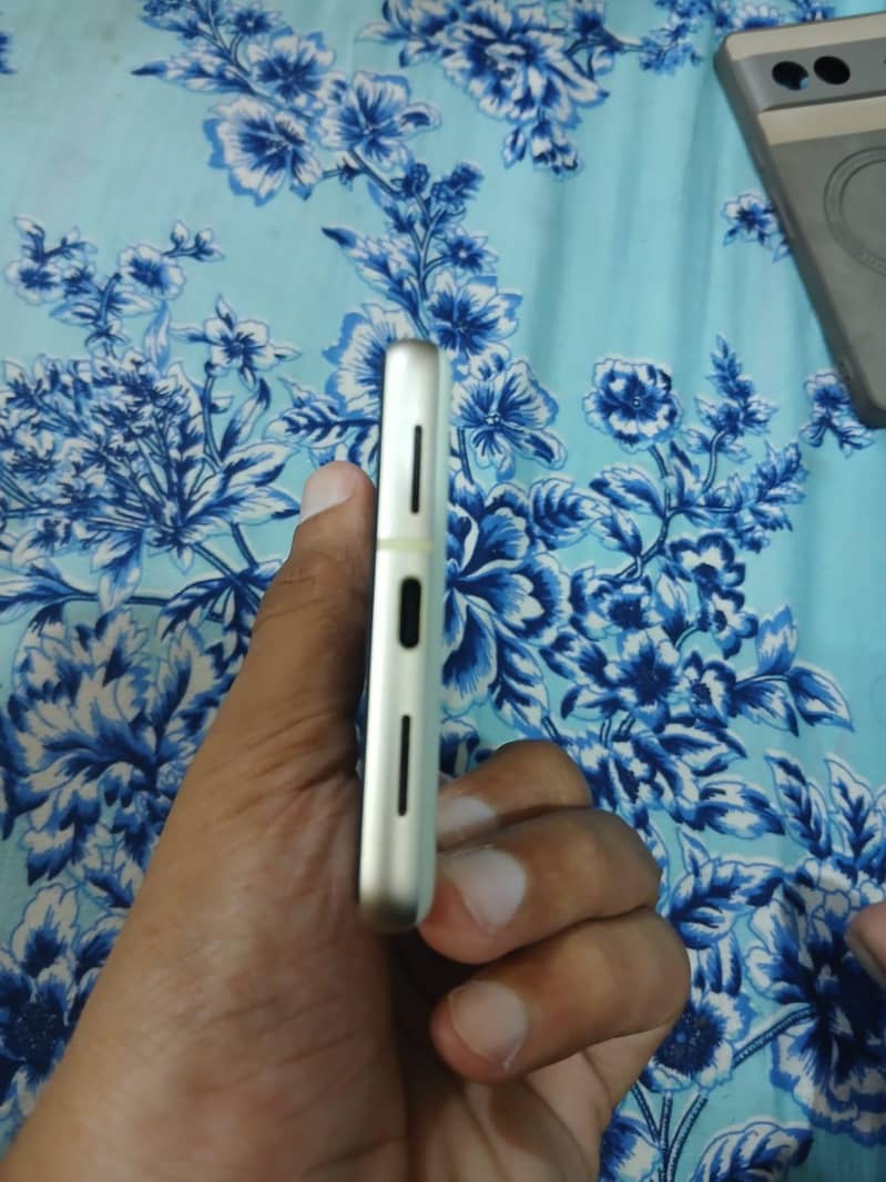 Google Pixel 7 3