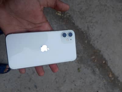 I phone 11 64 gurrented waterpack