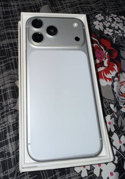 Iphone 17 pro max silver jv