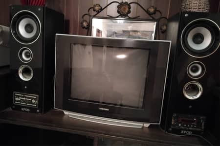 Samsung Plano 21" CRT Tv-Perfect working condition for home /Retro gam