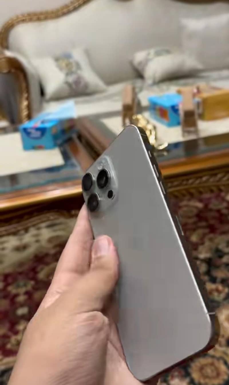 iphone 16 pro max 2