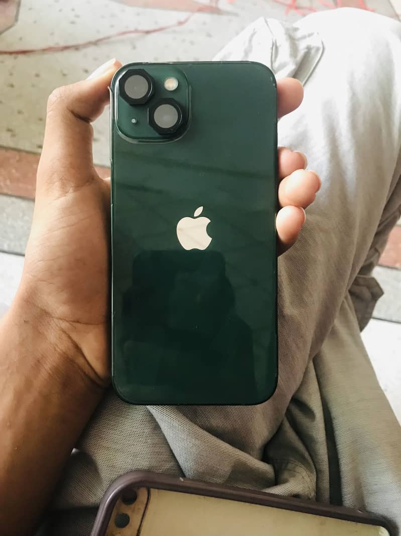 Apple iPhone 13 5