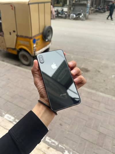 Iphone xs max non pta 64 gb 84 health one day backup black colour