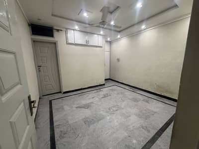 Flat Ava For Rent at Asghar mall Road