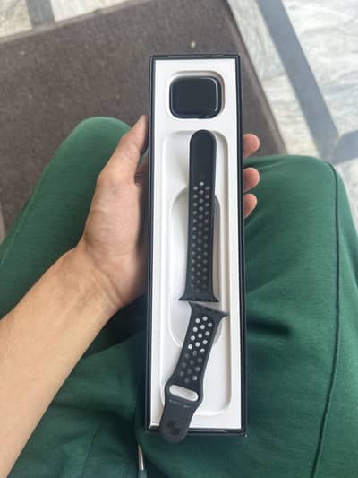 Apple watch series 7 Nike addition