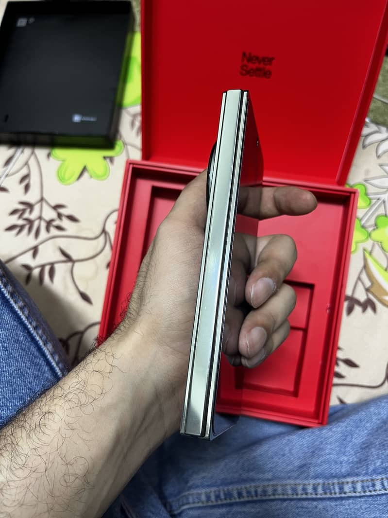 One Plus Open 8
