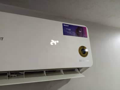 orient Ultron king t3 inverter AC king size. In warranty