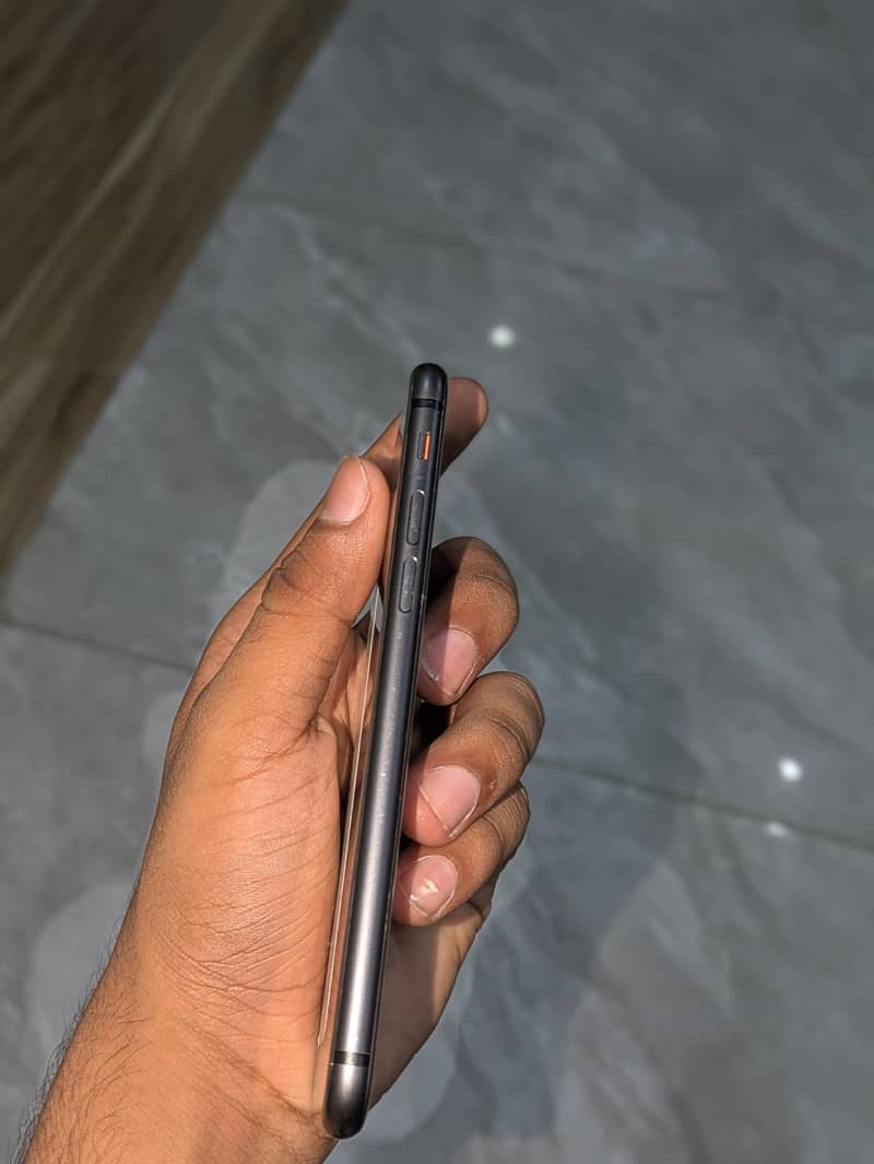Apple iPhone 8 1
