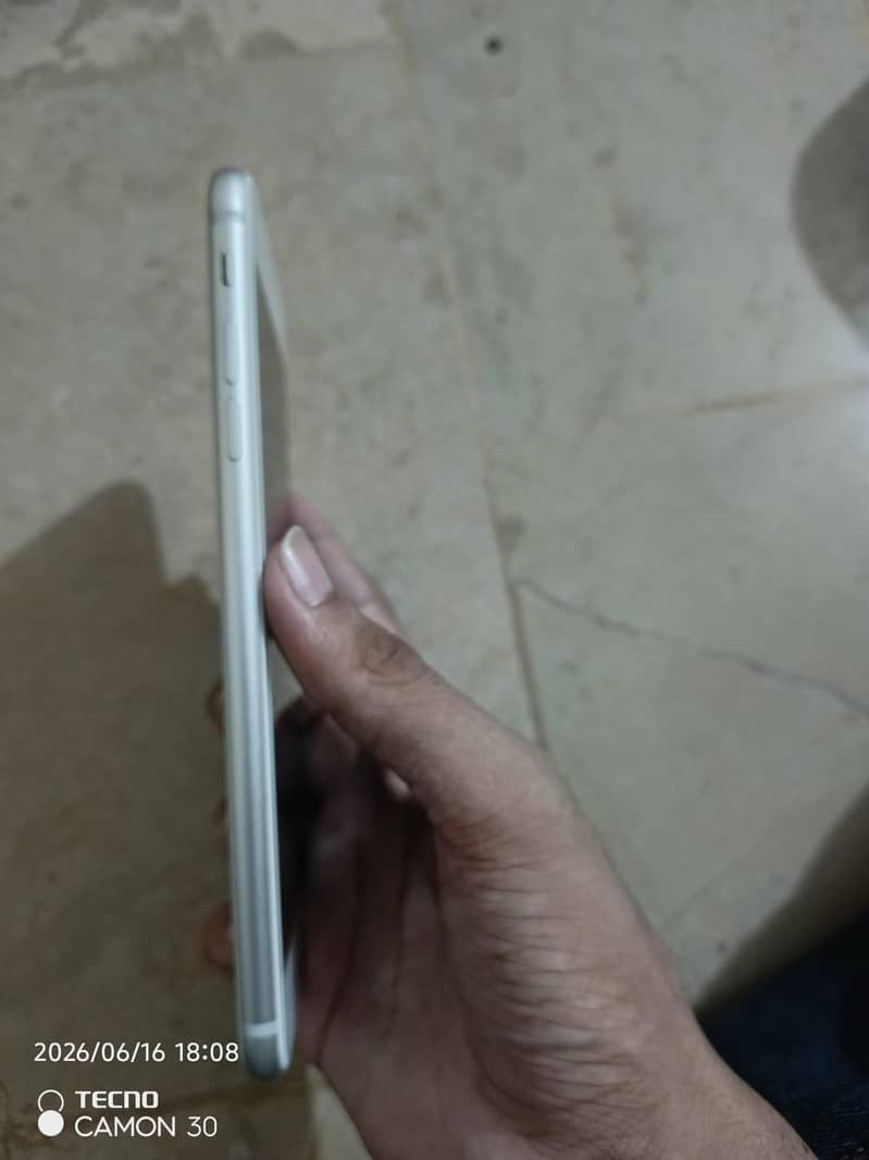 Apple iPhone 8 Plus 0