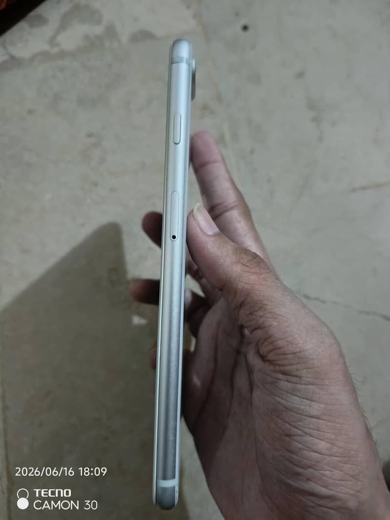 Apple iPhone 8 Plus 2