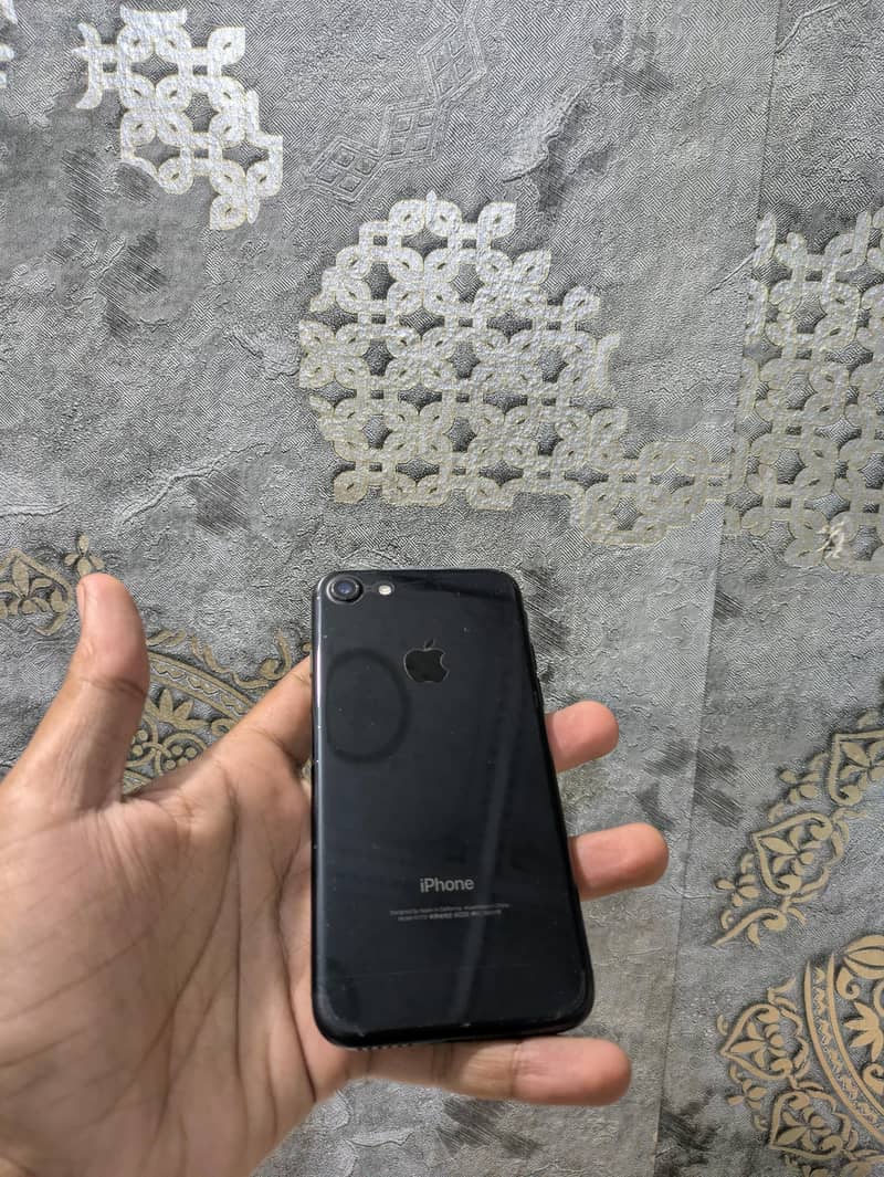 Apple iPhone 7 1