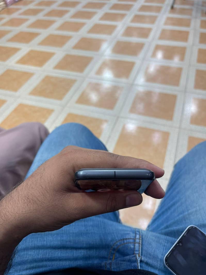 Google Pixel 8 3