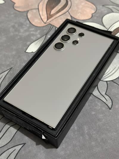 Samsung Mobile S24 Ultra 256gb with box