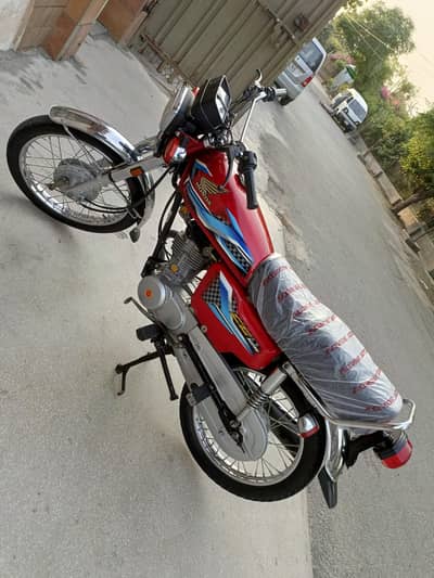 Honda 125 showroom condition