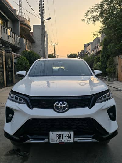 Toyota Fortuner Legender 2022