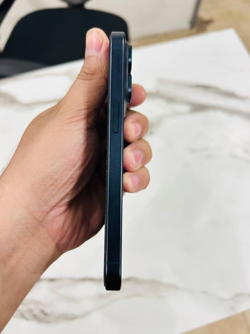 IPhone 15 Pro JV 1