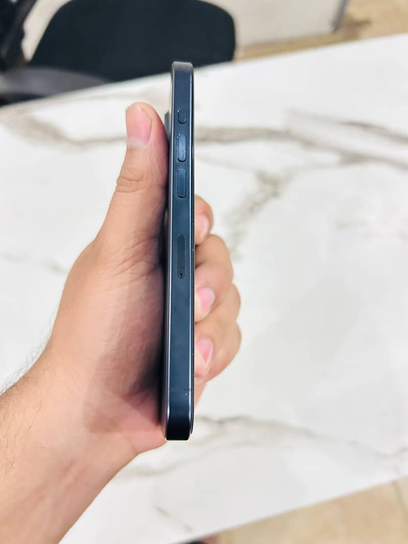 IPhone 15 Pro JV 4