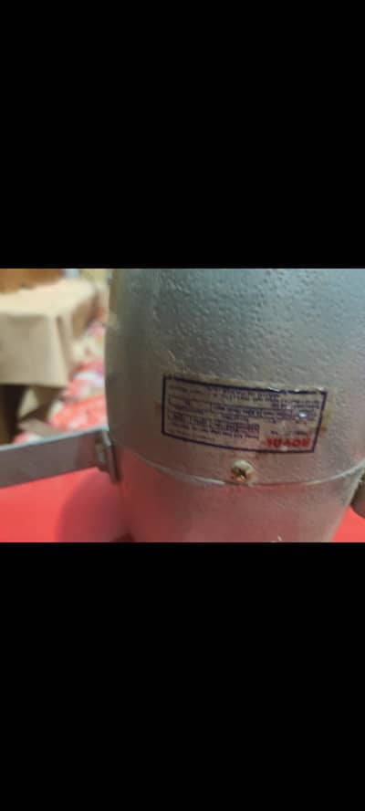 I am selling just like new mini ac color low price axaust fan