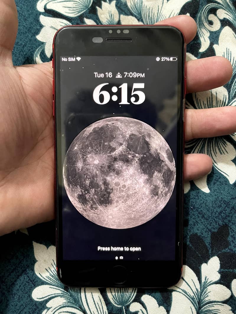 Apple iPhone 8 Plus 0