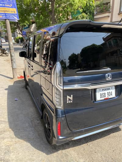 Honda N Box Custom 2023